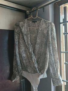 Chic Animal Print Bodysuit Top