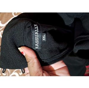 Kassually Branded Top Size 40 Inches