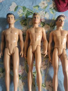 3 Ken Dolls