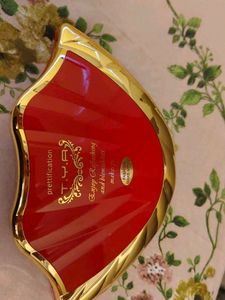 Vintage Red & Gold Makeup Palette