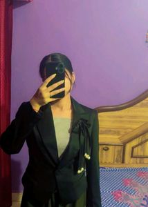 Elegant Black Blazer with Embellishment