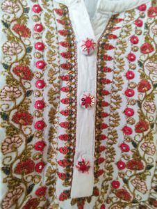 White straight kurta with beautiful embroidery