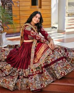 Lahenga Suits