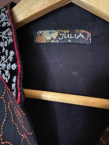 Elegant Black embroidered winter Kurta (xl)