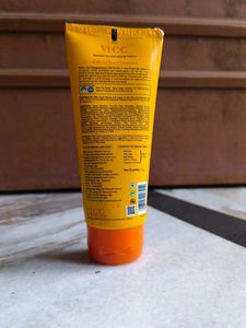 VLCC Sun Screen Gel Creme SPF 30