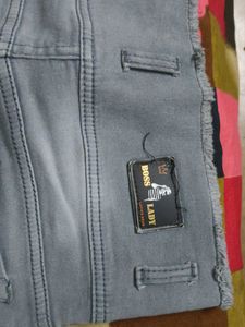 Gray High-Waisted Jeans