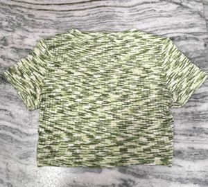 H&amp;M XS Green Patterned Crop Top