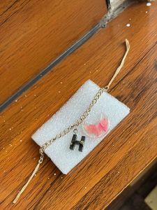 Bracelet with initial letter and real flower
