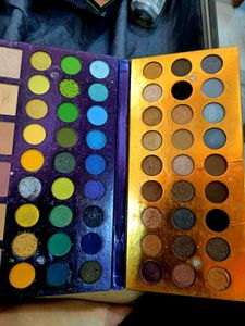 UCANBE  Eyeshadow Palette