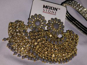 Moon Stone Golden Earrings With Free Bracelet💎💎