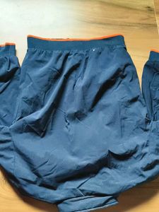 Quechua Jacket but front chain tuta hai