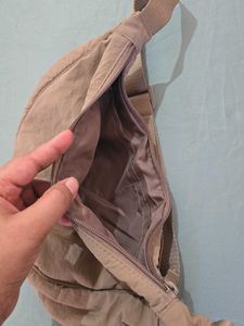 UNIQLO Spacious Sling Bag