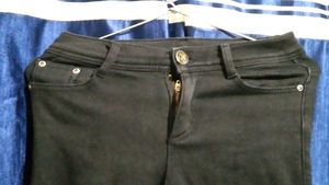Black Warn Jeans For Women 🎉