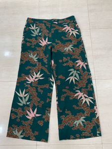 🌿 Bloom Bold in Emerald ZARA Florals 💚✨ Now! 🔥!