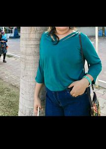 Stylish Teal V-Neck Top