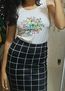 Chic Grid Skirt