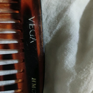 vega handcrafted hair comb (hmc-74)