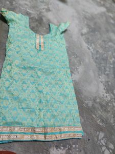 this is new with tag diwali kurta with half sleeves