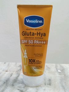 Vaseline Serum Burst Sunscreen 1