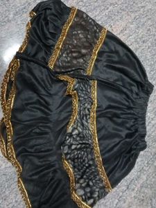 Girl&#39;s Black &amp; Gold OutfitSet Of 4 kirt And Tops