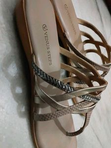 Venus Steps Flats &amp; Sandals