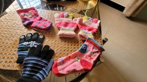 2pair Baby Hand Gloves/ 2 pairs of socks