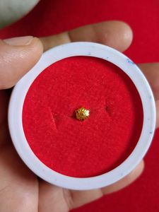 Gold Nose Pin Flower Design 18crt