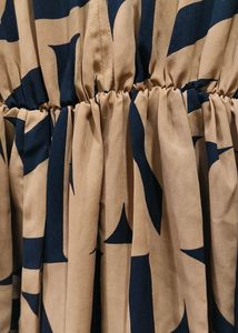 Brown 🤎 Straight Gown With Slides Cut