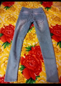 Women&#39;s Jeans