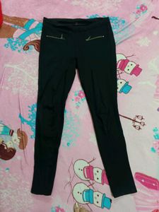 Selling Black Jeggings