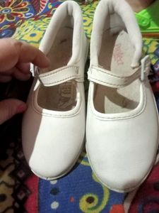 Kids School Shoe White At 99rs Or 700coins