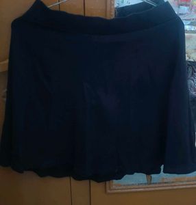 Black Skirt with Zipper Detail