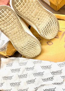 White Sneakers water protection 41size