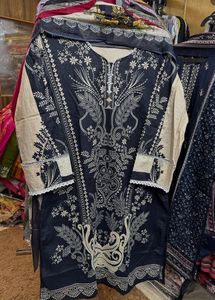 Readymade Pakistani Suits
