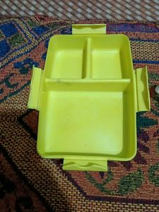 Lunch Box With Done Style Bowls