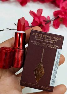 Charlotte Tilbury Lipstick (Hollywood Vixen)