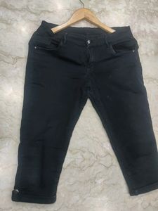 Black Denim Capri With Cute Button Ends And Pockets