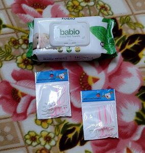 Pack Of 40 Dental Floss Picks And Baby Wipes