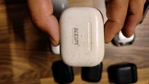 Mixed Lot of Headphones