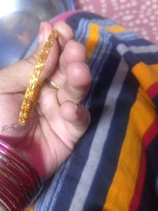 36 Piece Of Golden And Moti Based Churi