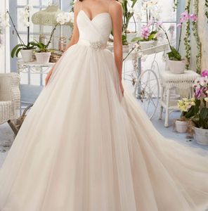 Luxury White Tulle Gown with Bow