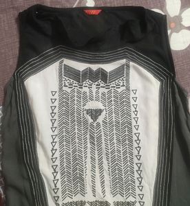 WOMEN'S SLEEVELESS COTTON BLEND REGULAR KURTA