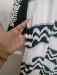 Black-white Embroidered Sleeved Kurta