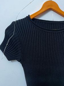 Black Stretchable Top