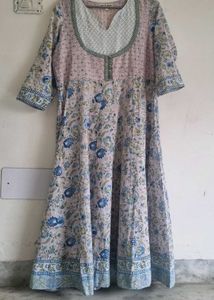 Gorgeous Anarkali Kurta Set!