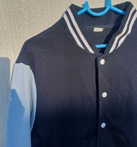 💙Two-Tone Varsity Jacket(l 27 B 22)