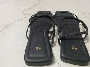 H&amp;M Strap Flat