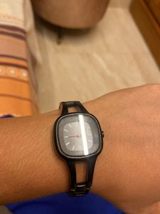 Fastrack Analog Black Dial Women