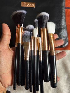 Makeup Brush Set &amp; Pouch