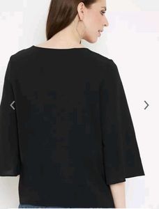 Madame Black Keyhole Neck Regular Top
